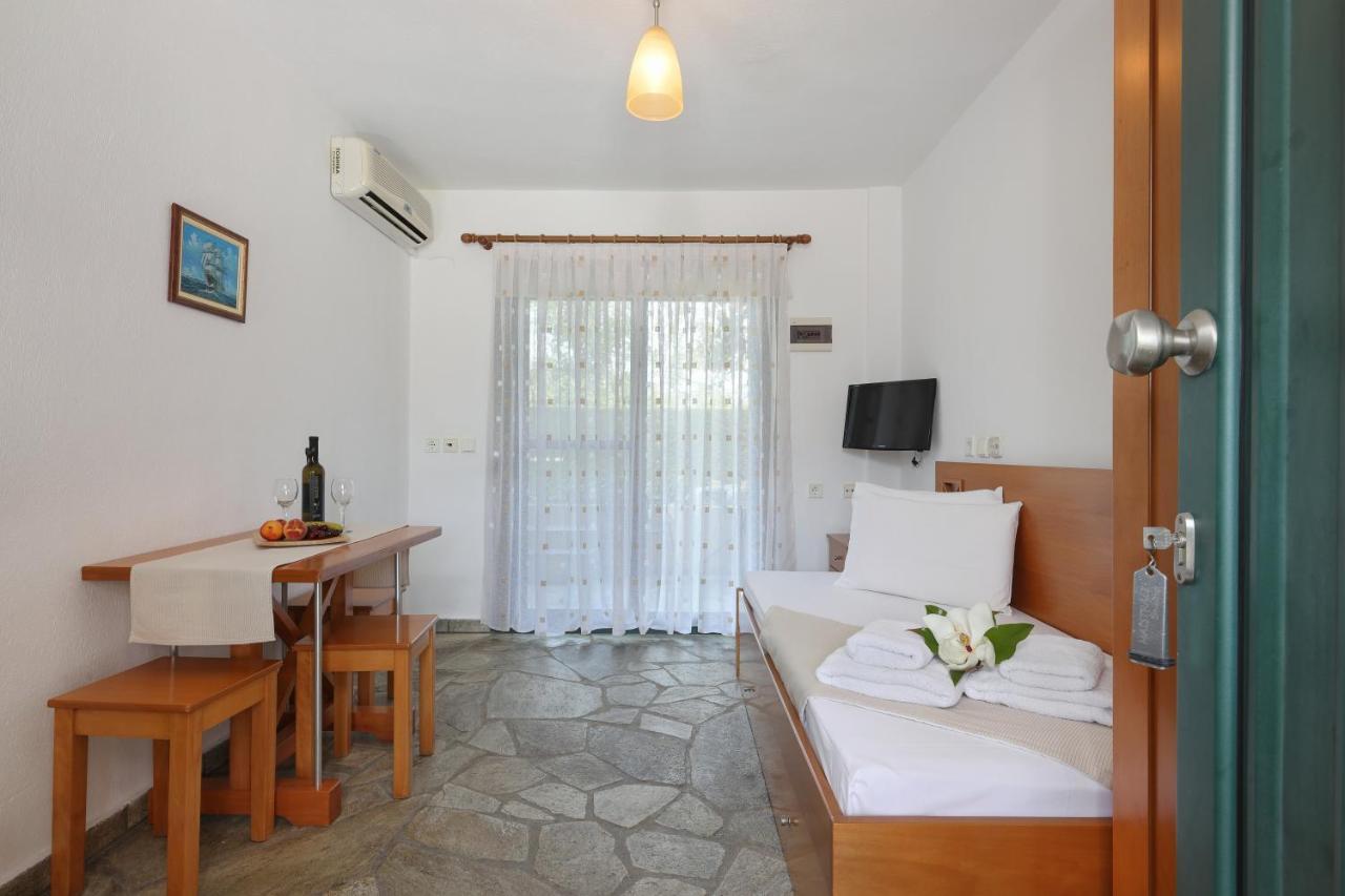 Maistrali Apartments Ormos Panagias Esterno foto